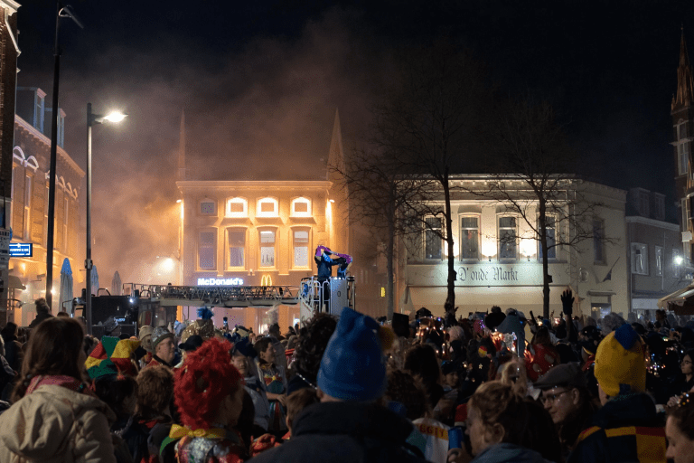 ▶ Terugkijken: Abdicatie stadspreensen Henk en Casper