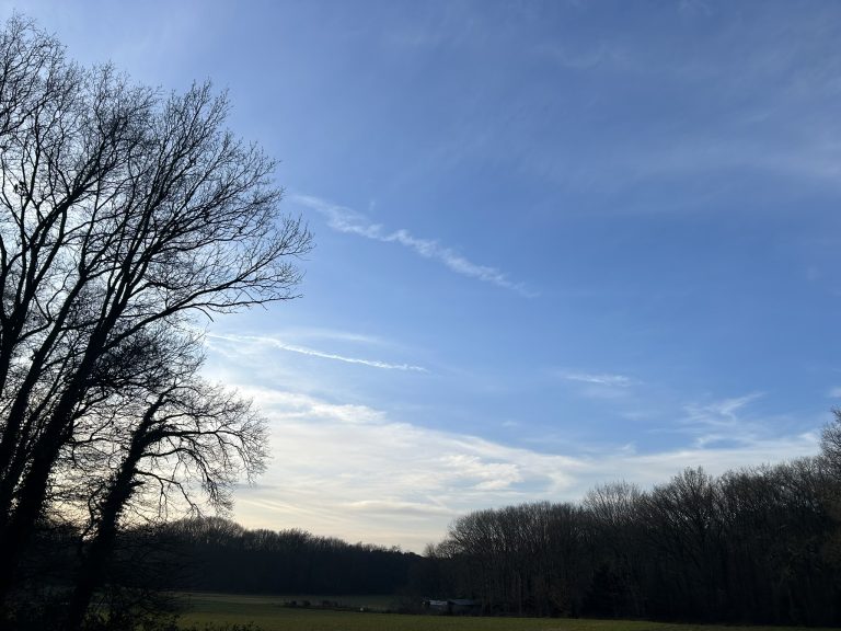 Wisselvallige start van de week, later droog en licht winters in Midden-Limburg