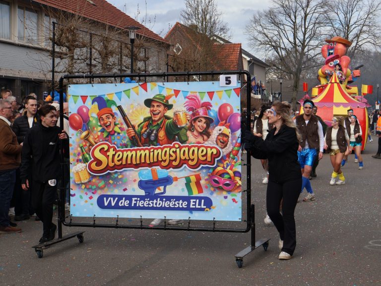▶️ Vastelaovesgroepen Midden-Limburg smullen van toetje bij Karvanstal in Someren-Eind