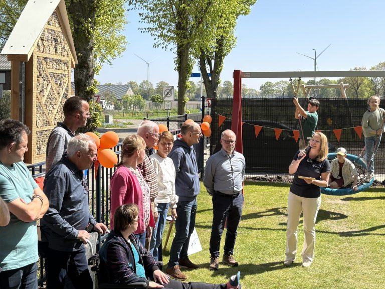 Nieuwe speel- en ontmoetingsplek in Ospeldijk geopend na initiatief van inwoners
