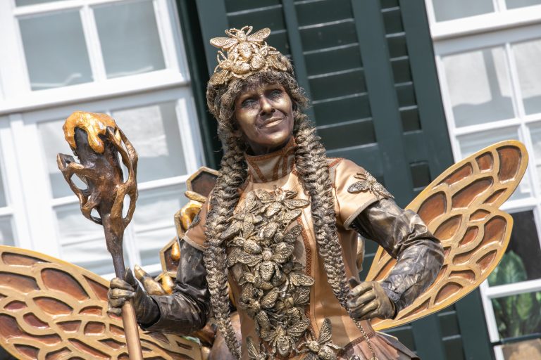 Weekendagenda: standbeelden, openluchtbioscoop en keramiek