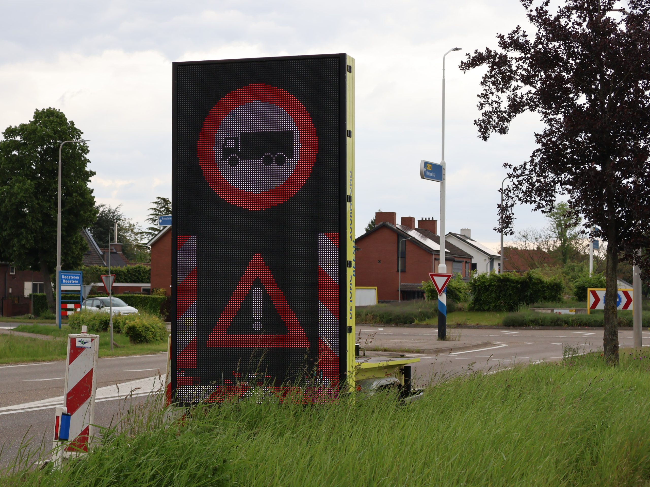 Extra maatregel bij brug Roosteren en Kelperbrug: provincie plaatst hoogteportalen