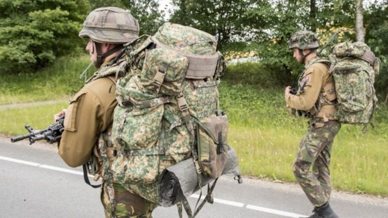 Militairen oefenen drie dagen in Weert en omgeving